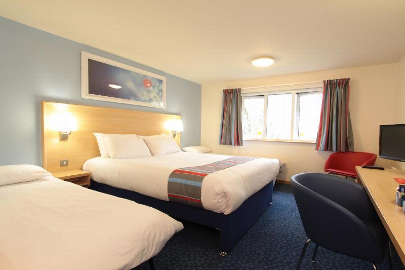 Travelodge Dundee Strathmore Avenue Bagian luar foto
